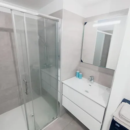 Grand T1 Centre Porto-vecchio 아파트 *